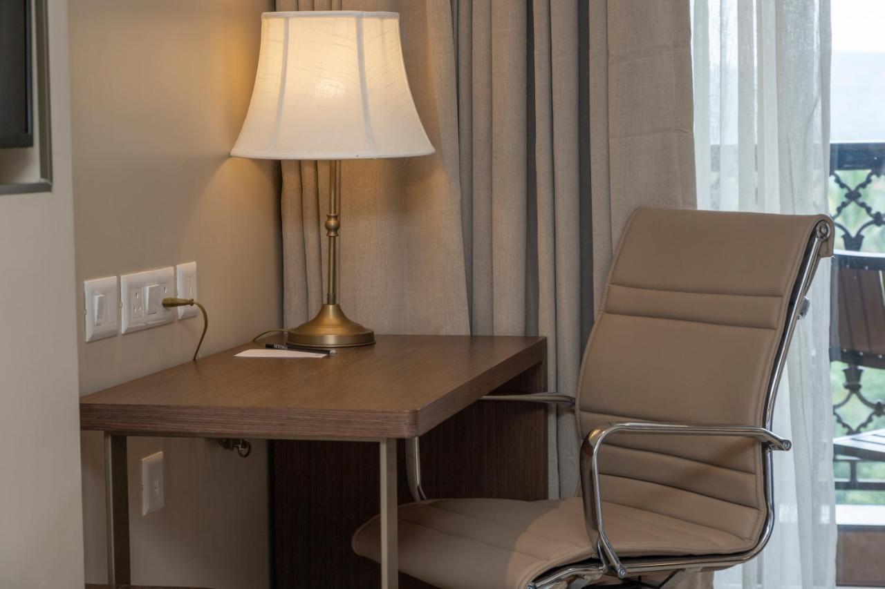Hotel Fairfield By Marriott Goa Calangute Extérieur photo